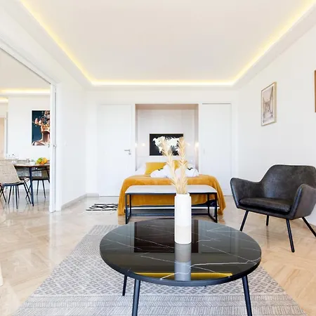 Riviera - Sea View - Clim - 50m - De Standing - Spacieux 180 M2 - Parking شقة